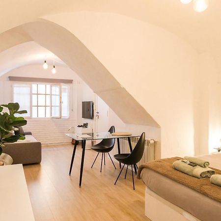 Casa Besalu Estudio En El Centro Del Pueblo ภายนอก รูปภาพ