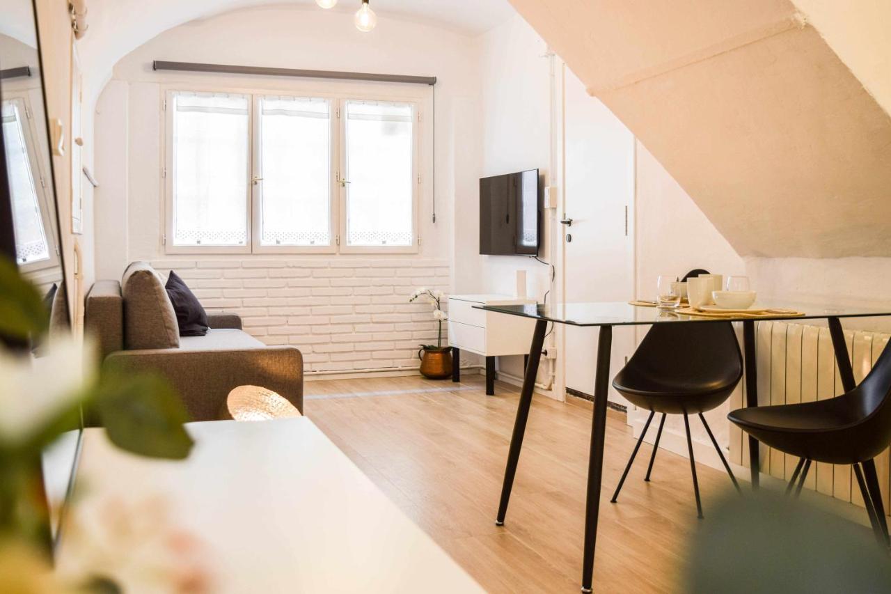 Casa Besalu Estudio En El Centro Del Pueblo ภายนอก รูปภาพ