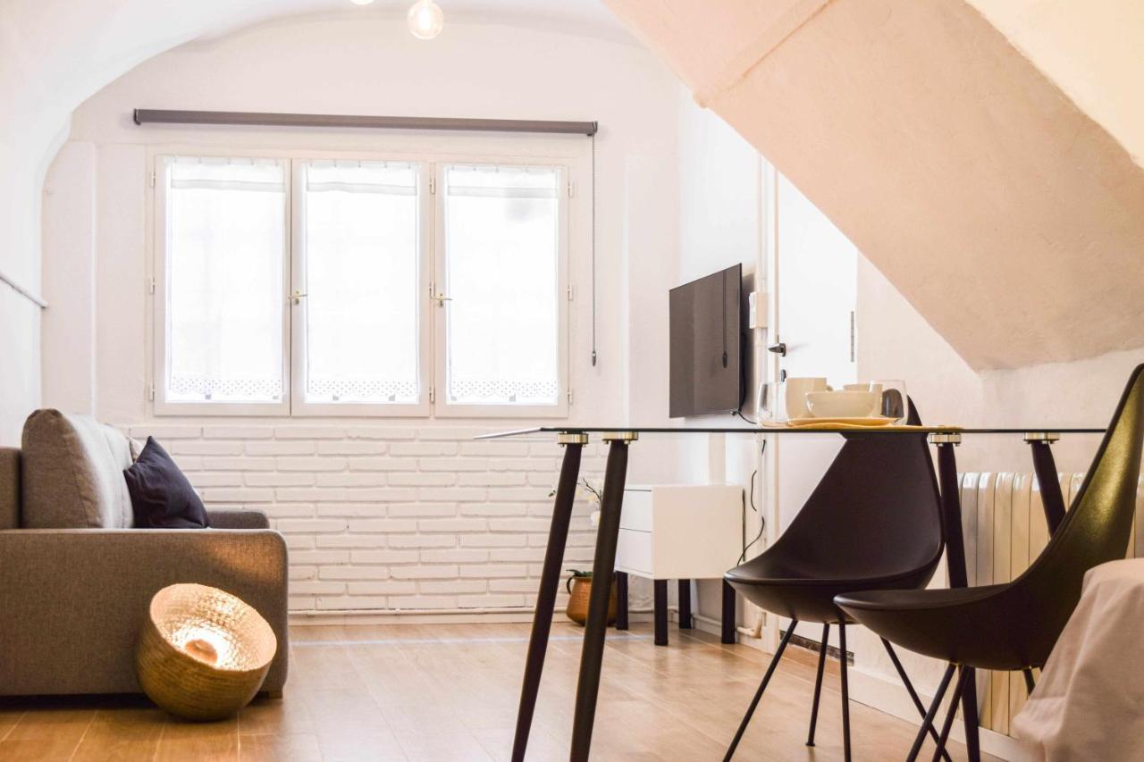 Casa Besalu Estudio En El Centro Del Pueblo ภายนอก รูปภาพ