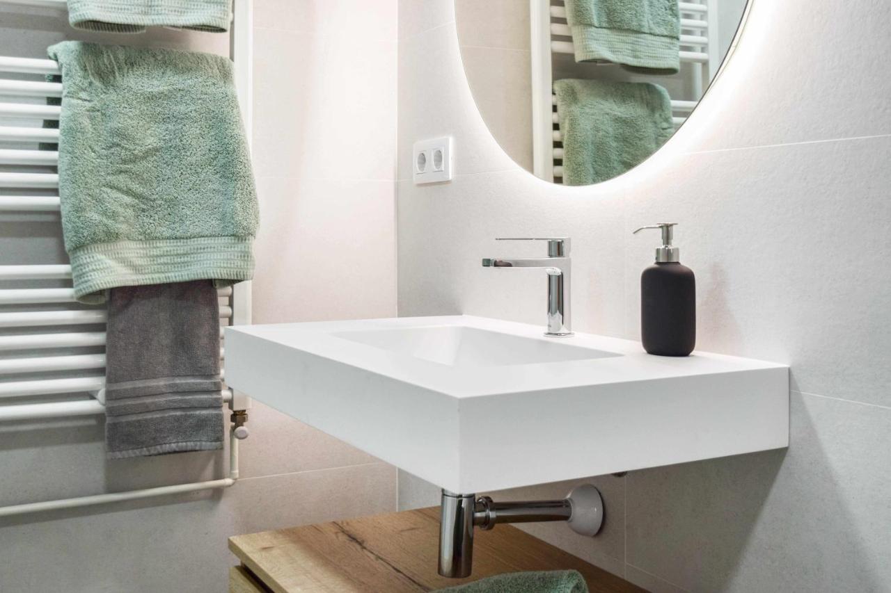 Casa Besalu Estudio En El Centro Del Pueblo ภายนอก รูปภาพ