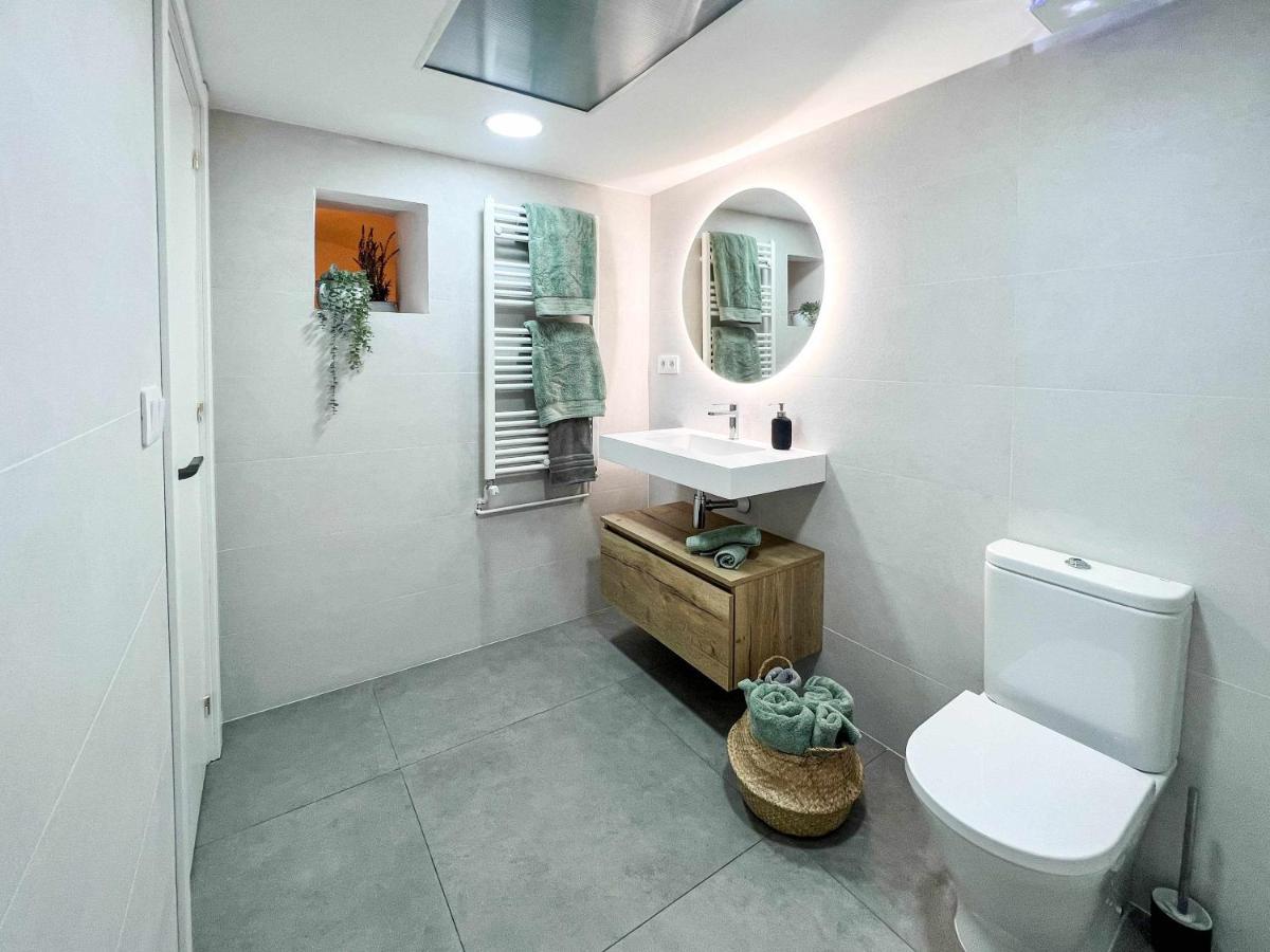 Casa Besalu Estudio En El Centro Del Pueblo ภายนอก รูปภาพ