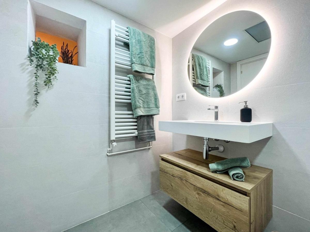 Casa Besalu Estudio En El Centro Del Pueblo ภายนอก รูปภาพ