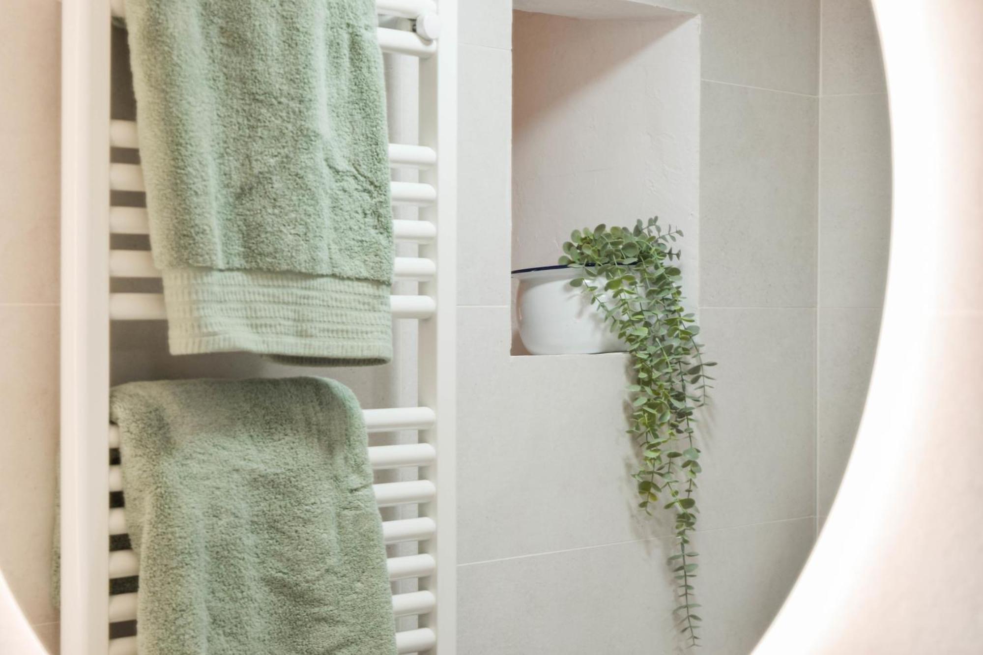 Casa Besalu Estudio En El Centro Del Pueblo ภายนอก รูปภาพ