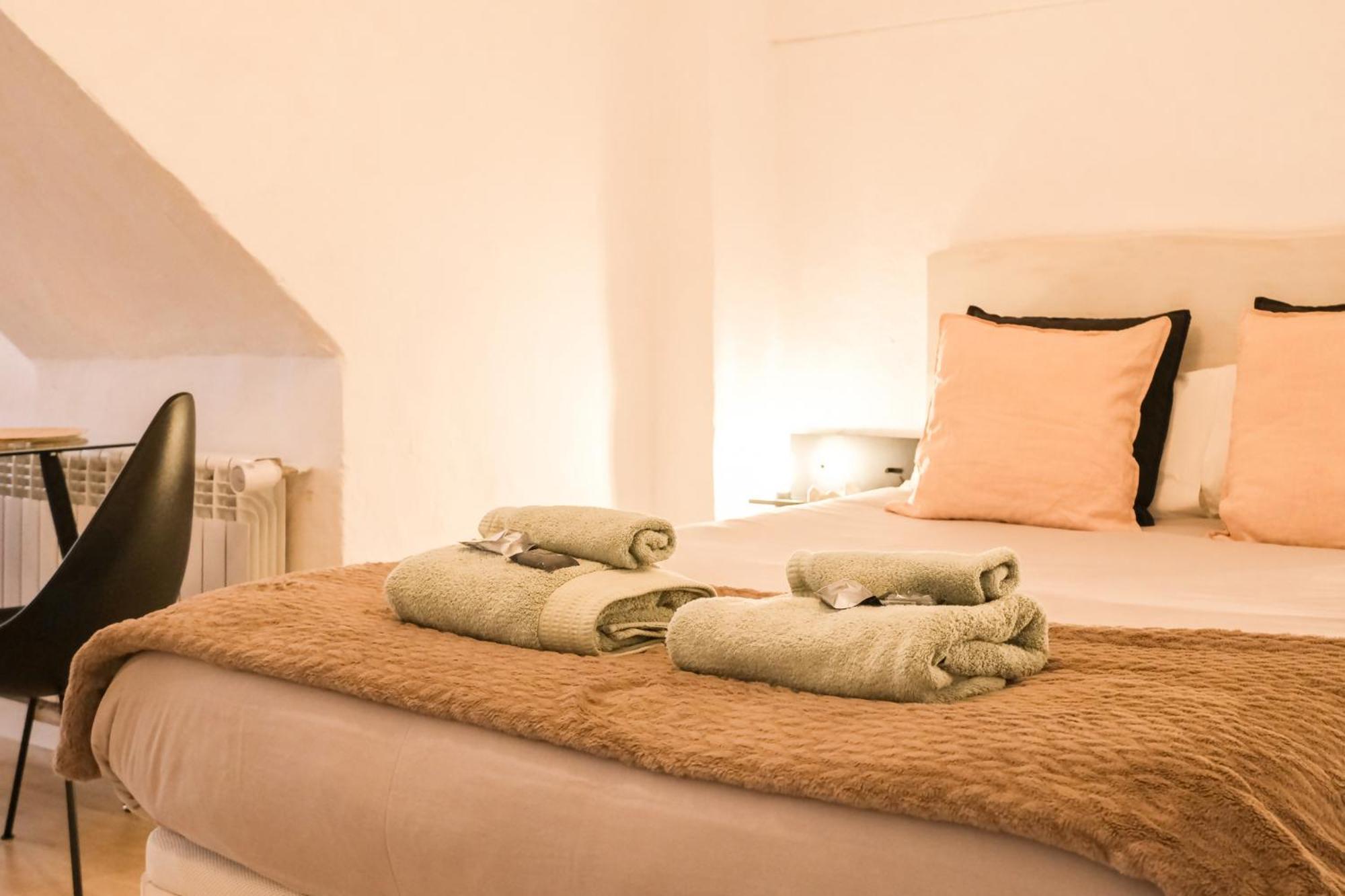 Casa Besalu Estudio En El Centro Del Pueblo ภายนอก รูปภาพ