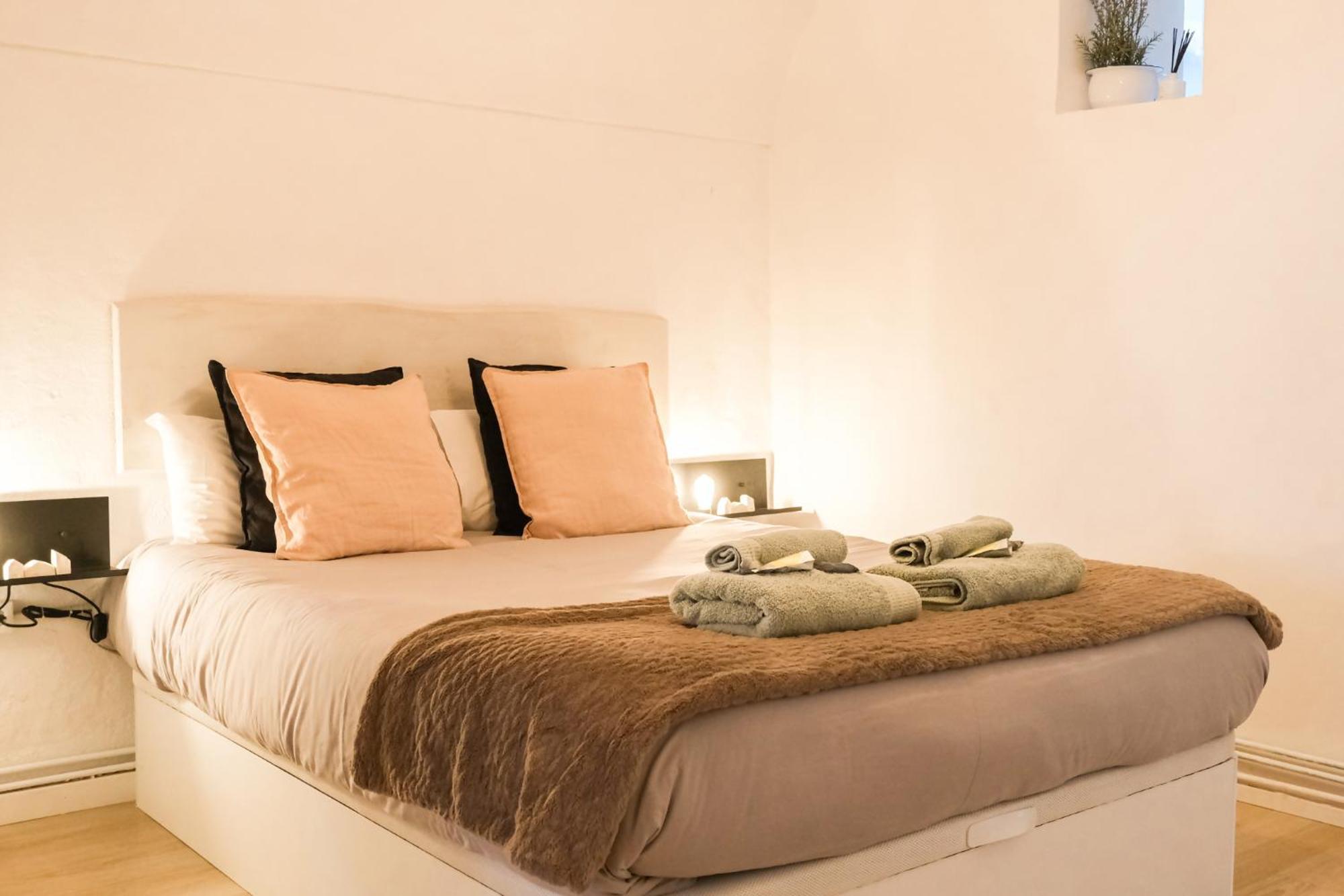 Casa Besalu Estudio En El Centro Del Pueblo ภายนอก รูปภาพ